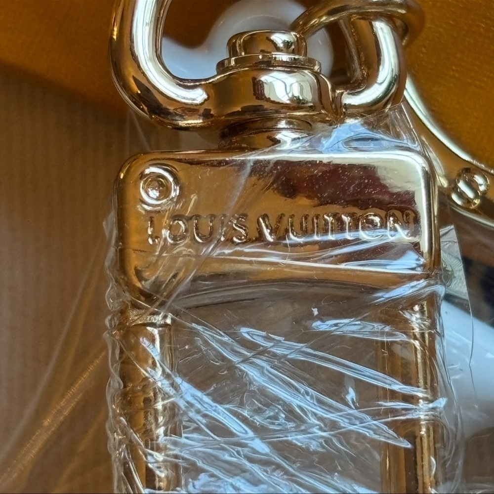 LUXURY KEY RING BAG CHARM PRETTY PINK WHITE SPECKLED FLOWERS GWP BOX & DUSTBAG - Picture 4 of 7